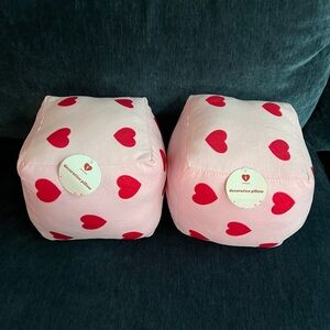 (2) Decorative pillows